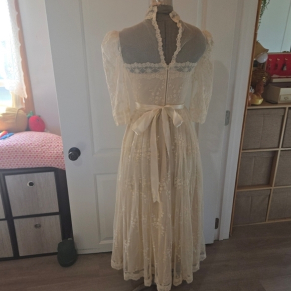 Vintage 1980s ILGWU Champagne Floral Lace High Neck Sheer Dress, SIZE S - Picture 11 of 16